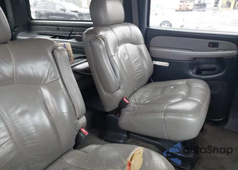 2002 Chevrolet Suburban K1500 z USA, uszkodzony, nr VIN 1GNFK16Z42J169216